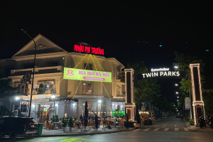 Quan An Dem Eurowindow Twin Parks Nhau Phi Truong Sang Den 300x200