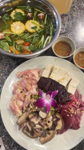 lẩu đuôi bò và đồ nướng cho nhóm xem bóng đá tại Gia Lâm