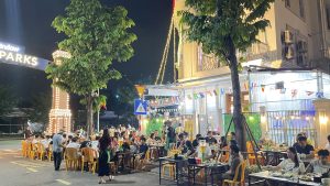 quán nhậu xem bóng đá Hà Nội khu Gia Lâm bàn rộng màn hình lớn